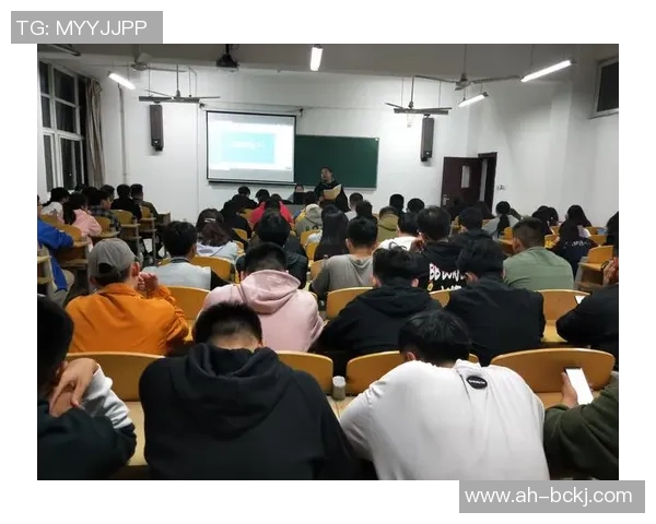 中场组织的艺术与技巧解析如何提升球队的整体战术水平与控球能力